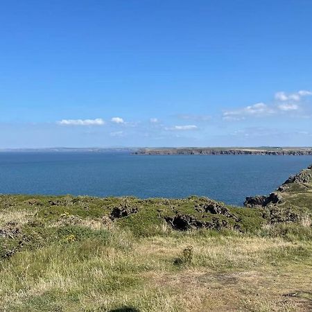Cottage With Hot Tub In Pembrokeshire ハバーフォードウェスト エクステリア 写真