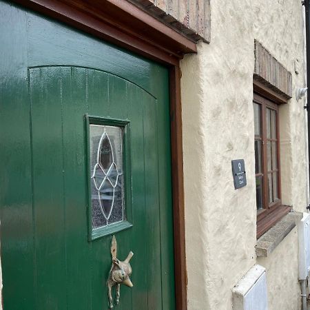 Cottage With Hot Tub In Pembrokeshire ハバーフォードウェスト エクステリア 写真